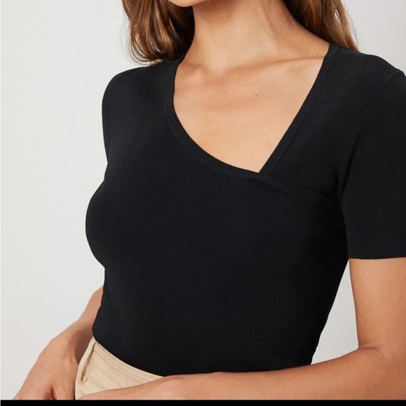 MOTIF outfit top and shorts - Picture 6 of 10